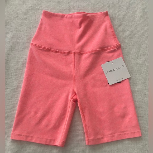 Beyond Yoga Spacedye High Waisted Biker Short In Coral Glow/Heather - Sz: XS. - Picture 2 of 3